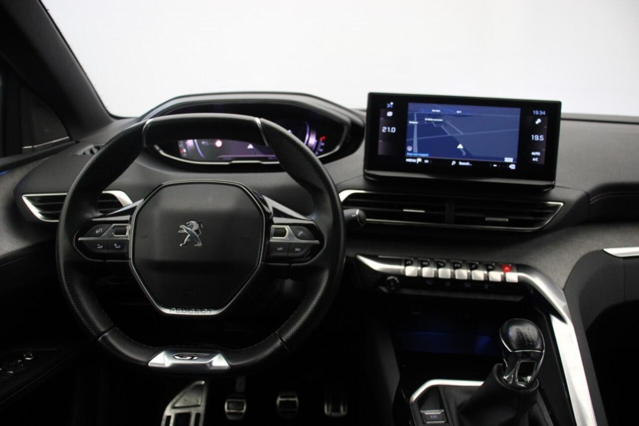 Peugeot 5008 1.2 PureTech GT-Line 7 Persoons - Panorama, Trekhaak, Digitaal Cockpit, Carplay, half leer,