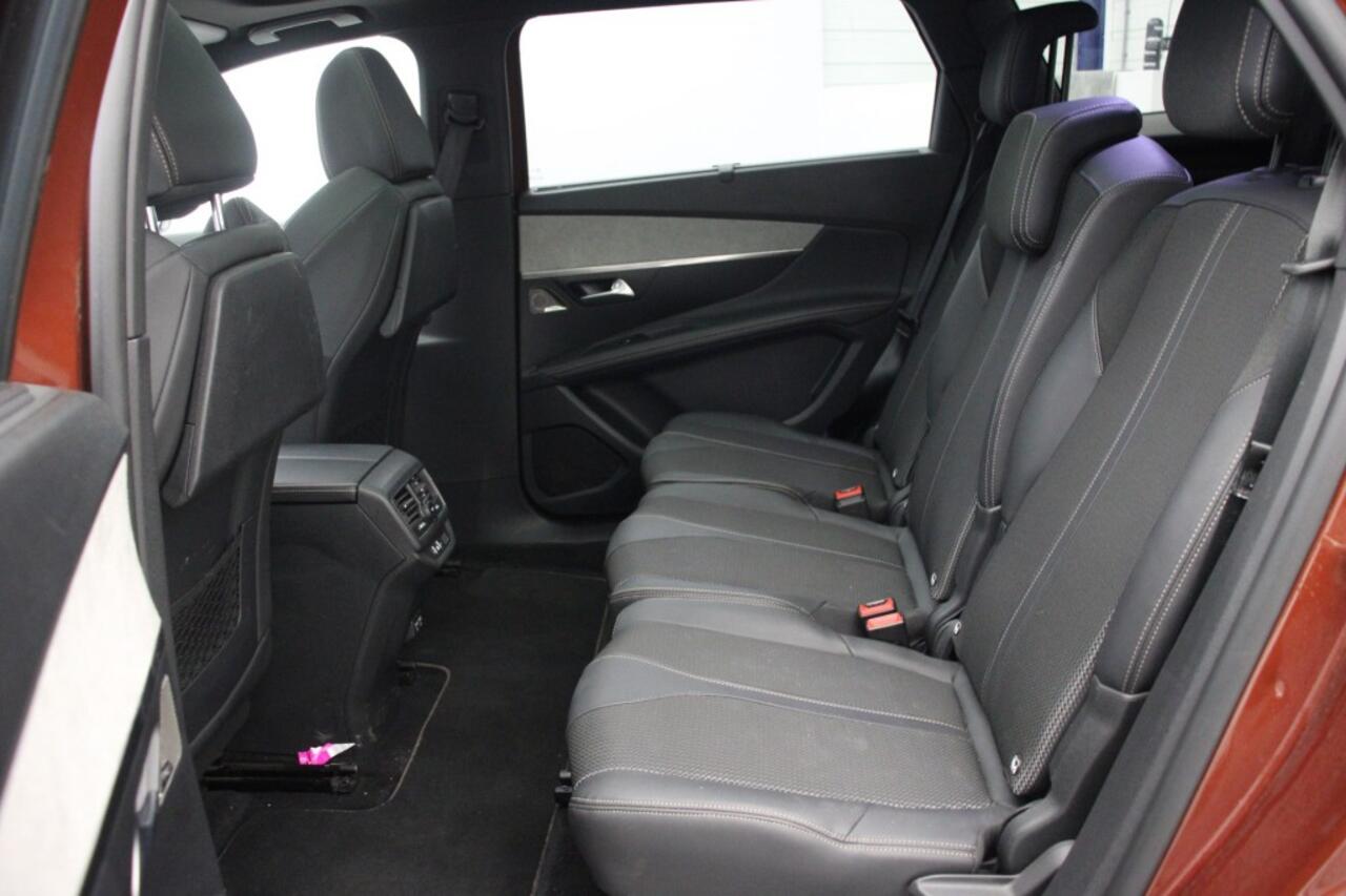 Peugeot 5008 1.2 PureTech GT-Line 7 Persoons - Panorama, Trekhaak, Digitaal Cockpit, Carplay, half leer,