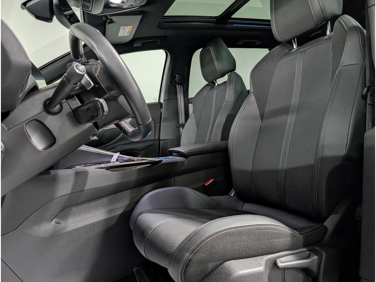 Peugeot 5008 GT 1.2 Turbo 130pk EAT8 | SCHUIF/KANTELDAK | HANDSFREE ACHTERKLEP | 360° CAMERA | ADAPTIVE CRUISE | APPLE CARPLAY / ANDROID AUTO |