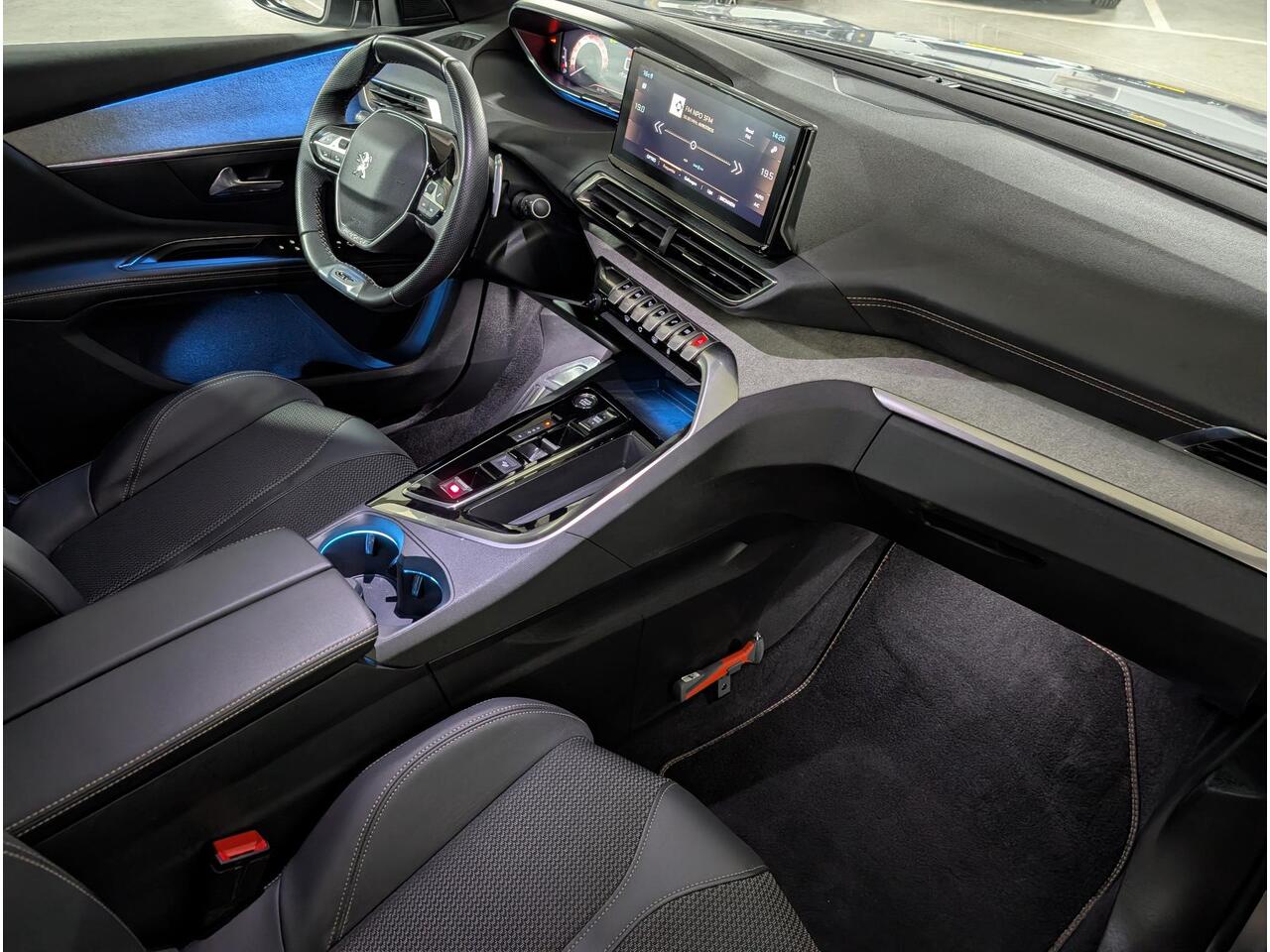 Peugeot 5008 GT 1.2 Turbo 130pk EAT8 | SCHUIF/KANTELDAK | HANDSFREE ACHTERKLEP | 360° CAMERA | ADAPTIVE CRUISE | APPLE CARPLAY / ANDROID AUTO |