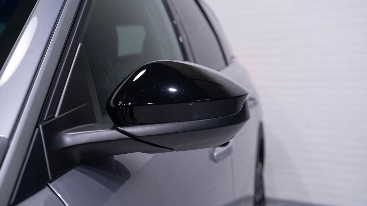 Peugeot 5008 1.2 PureTech Allure Apple/Android Carplay, 7-Zits, Adaptive Cruise Control, 360 Camera