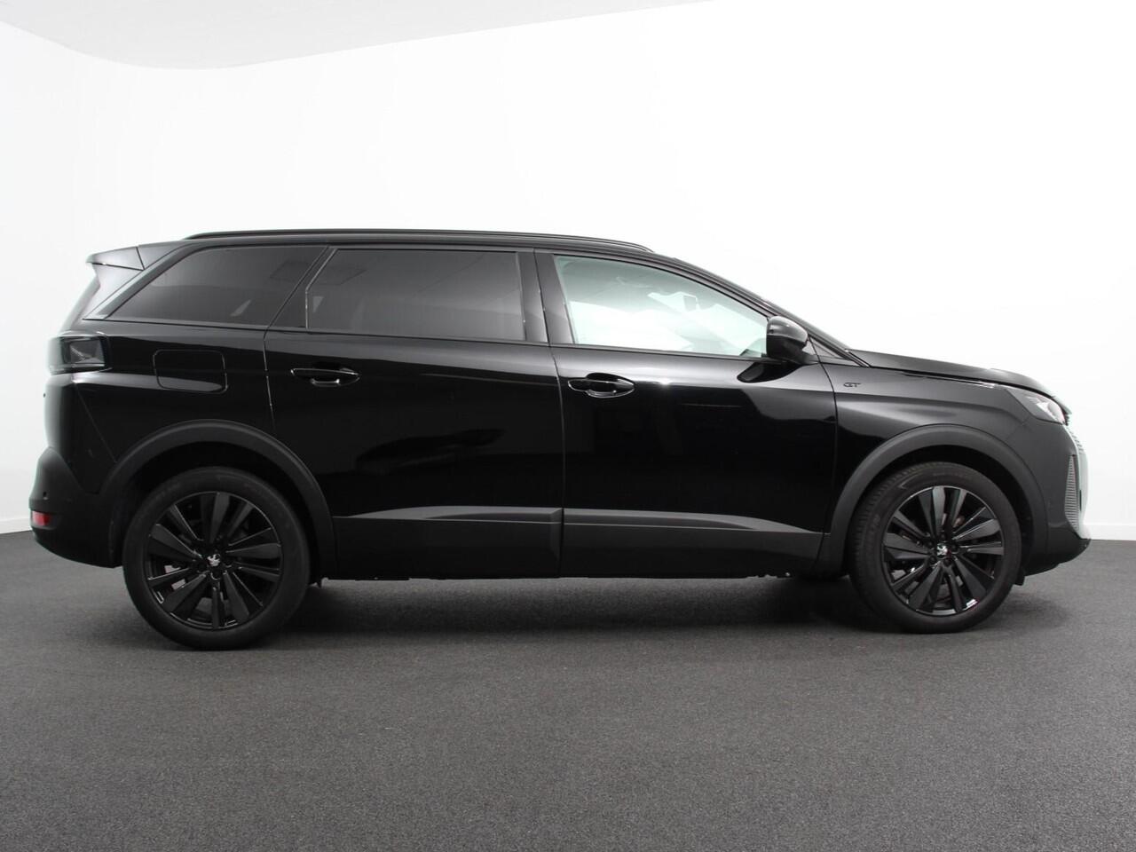 Peugeot 5008 1.2 PureTech Automaat GT Black Pack | DEMO ! | 7p | Climate control | Adaptive Cruise Control | Achteruitrij Camera | Verwarmde voorstoelen | Keyless | Navigatie | LED | Apple Carplay/ Android Auto
