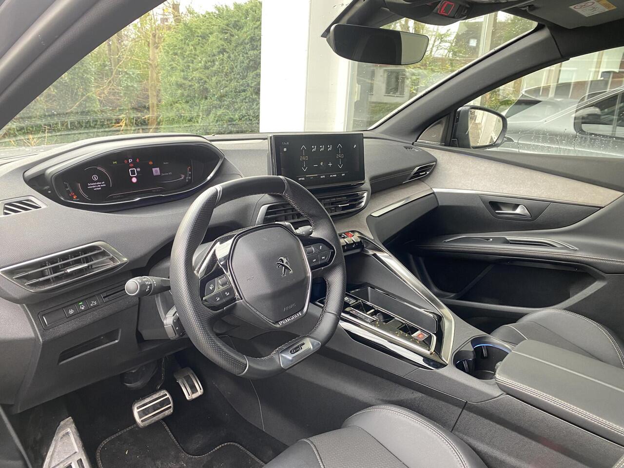 Peugeot 5008 1.2 Hybrid 136 GT | Automaat | Apple carplay | Navigatiesysteem | Achteruitrijcamera | parkeersensoren voor en achter