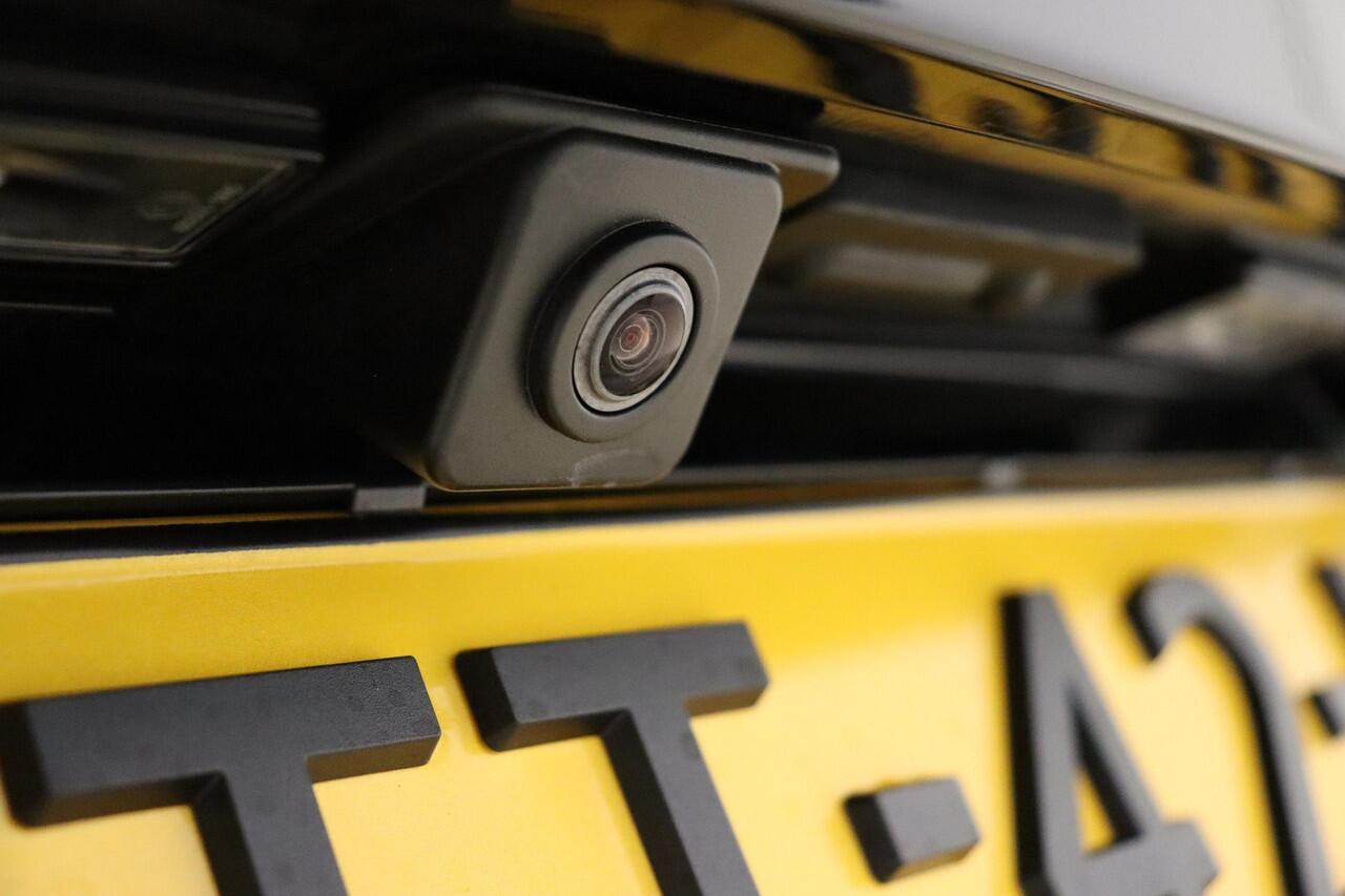 Peugeot 5008 1.2 PureTech Allure Pack Business AUTOMAAT | 7-Zits | Adaptief Cruise Control | Parkeer Camera Achter | Climate Control | Parkeer Sensoren Rondom | Navigatie |