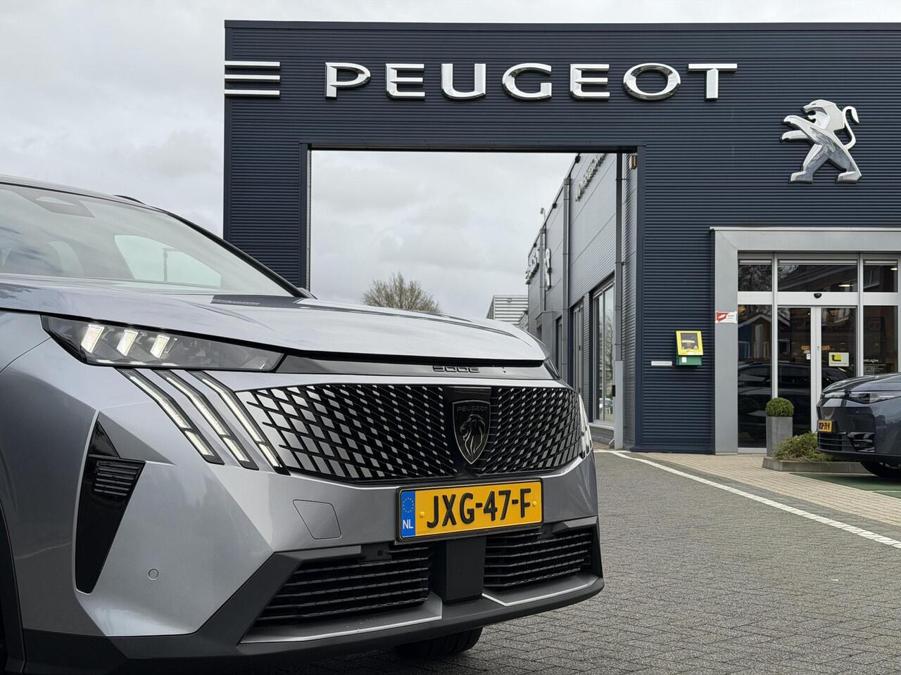 Peugeot 5008 GT 1.2 Hybrid 145PK e-DCS6 Automaat Navigatie, Achteruitrijcamera, Keyless, Stoel & Stuurwielverwarming, Elektrische Achterklep, Parkeersensoren