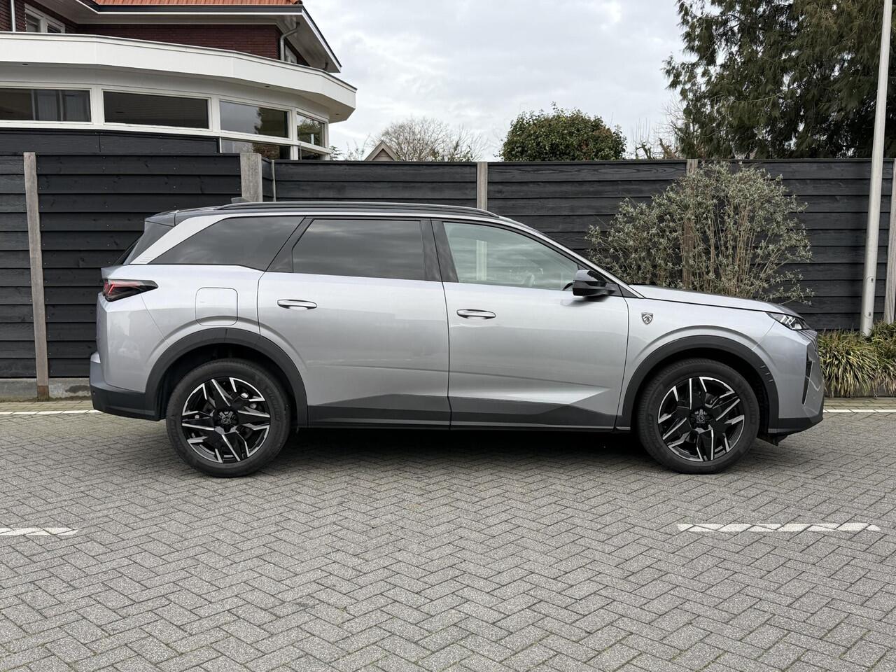 Peugeot 5008 GT 1.2 Hybrid 145PK e-DCS6 Automaat Navigatie, Achteruitrijcamera, Keyless, Stoel & Stuurwielverwarming, Elektrische Achterklep, Parkeersensoren