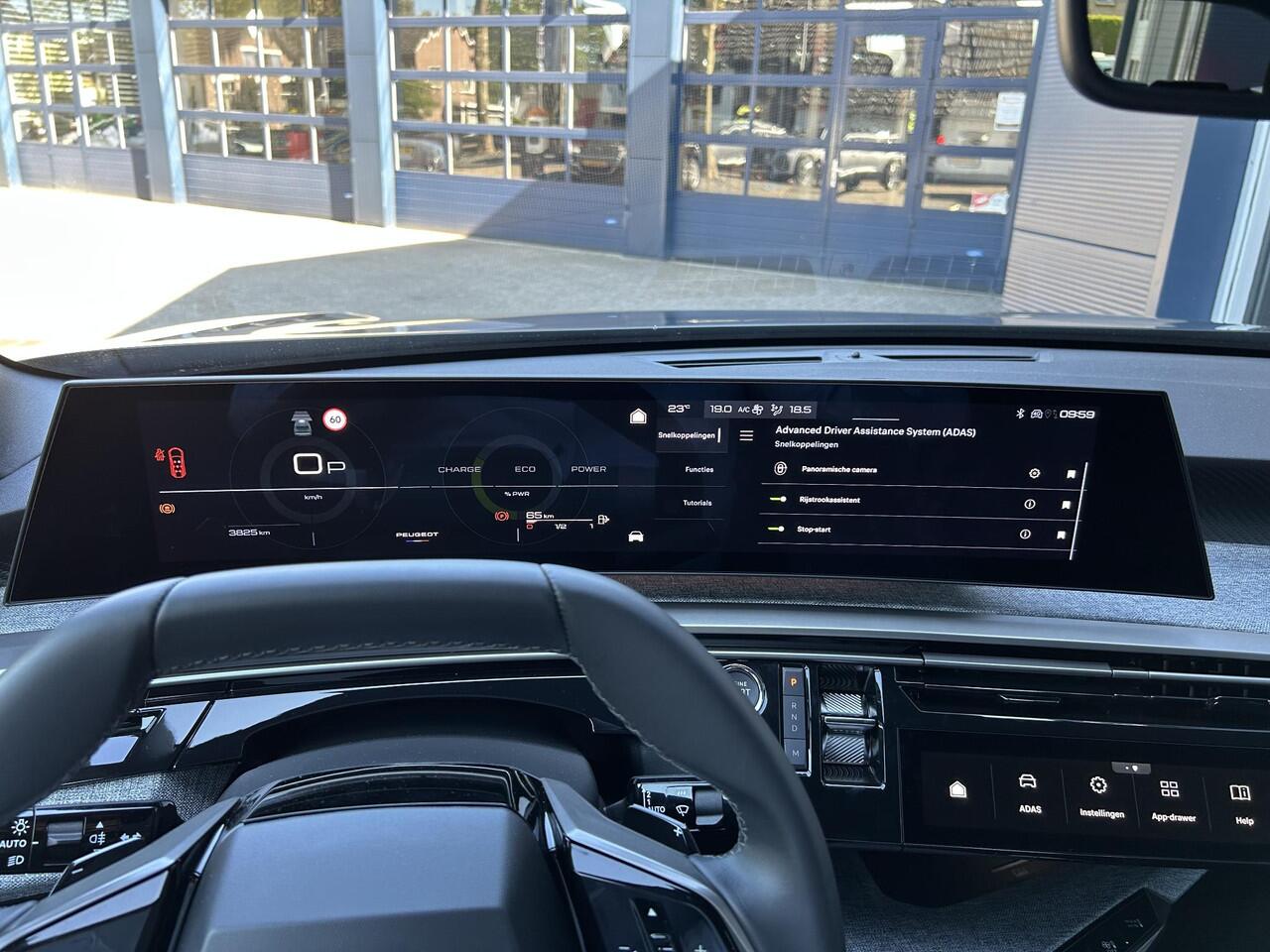 Peugeot 5008 1.2 Hybrid 145 PK Allure Automaat | Demo van 2025 | Afneembare Trekhaak | AGR Stoelen | Pack Vision | 360-graden Camera | Adaptieve Cruise Control | Full-LED Koplampen | 7-Persoons | Stoelverwarming | Pack Navigatie | All Season Banden.