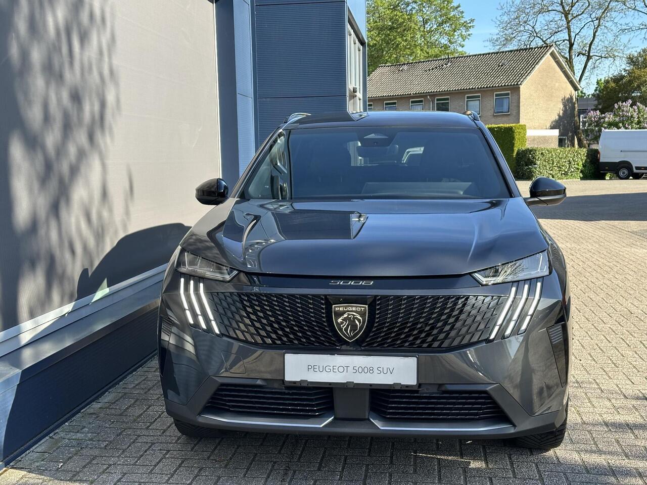 Peugeot 5008 1.2 Hybrid 145 PK Allure Automaat | Demo van 2025 | Afneembare Trekhaak | AGR Stoelen | Pack Vision | 360-graden Camera | Adaptieve Cruise Control | Full-LED Koplampen | 7-Persoons | Stoelverwarming | Pack Navigatie | All Season Banden.