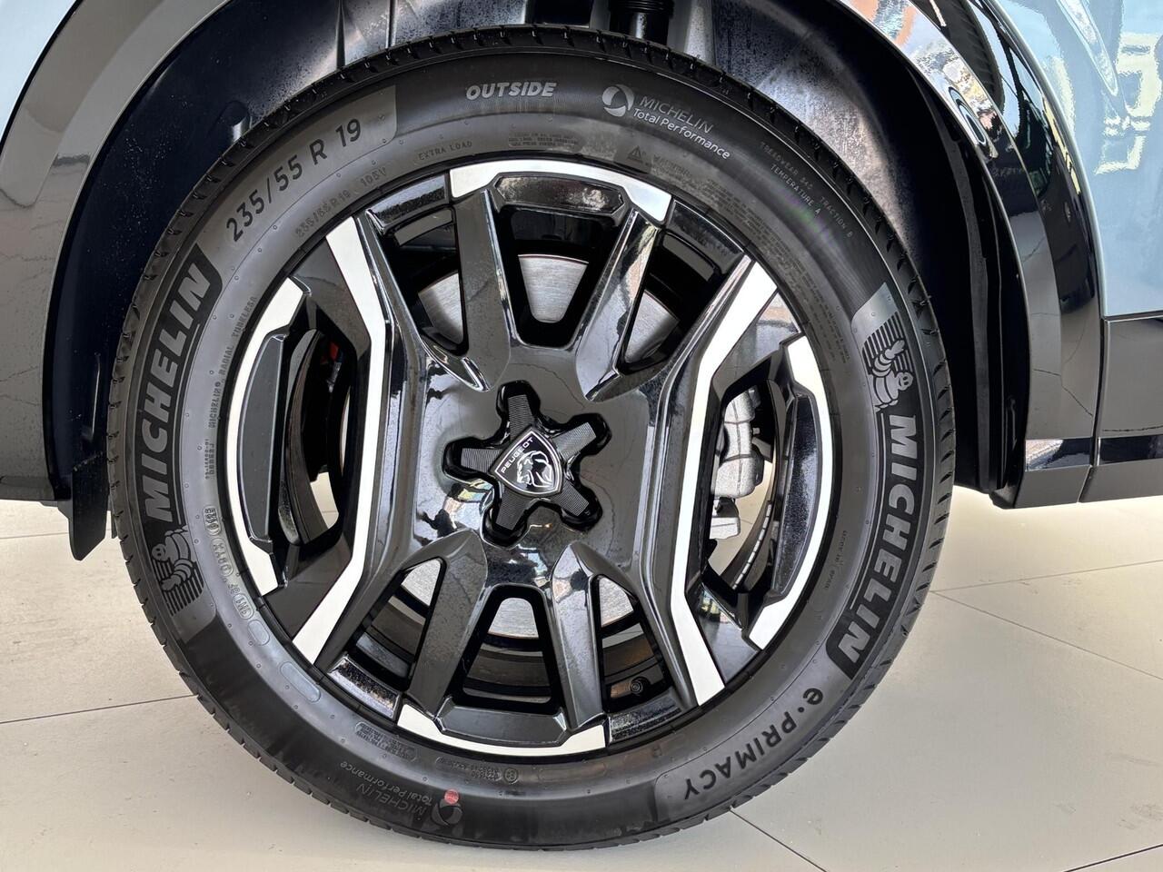 Peugeot 5008 e-5008 GT Avantage 73 kWh Mistral Executive Interior (AGR) | 360 camera | Massagestoelen | Stoel en stuurverwarming |