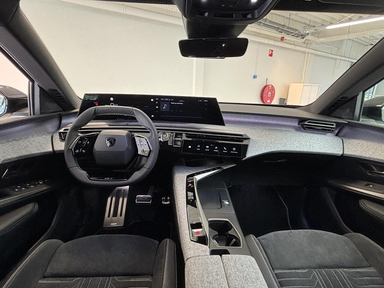 Peugeot 5008 e-5008 GT Avantage 73 kWh Mistral Executive Interior (AGR) | 360 camera | Massagestoelen | Stoel en stuurverwarming |