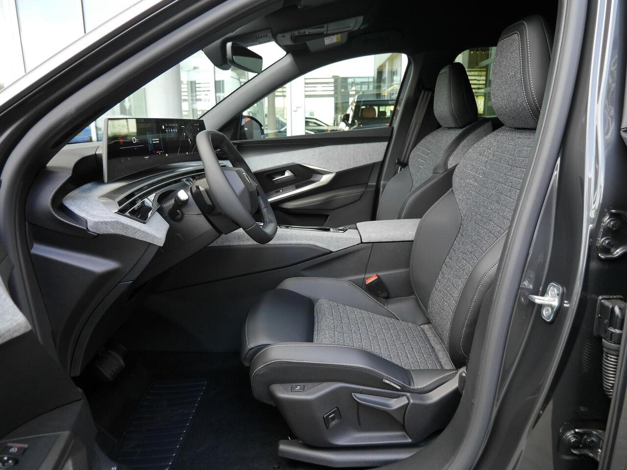 Peugeot 5008 1.2 Hybrid 136 Allure | Nieuwe auto | 7 zits | Rondom camera | Draadloze telefoonoplader | Stoel en stuurverwarming | Draadloze apple carplay & android auto | Led verlichting | Adaptive cruise control