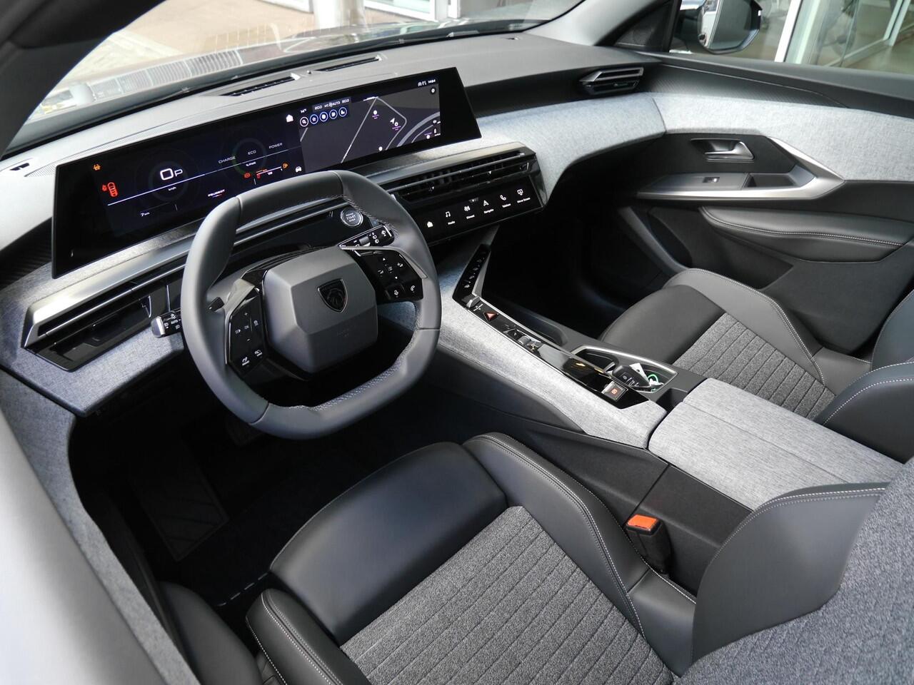 Peugeot 5008 1.2 Hybrid 136 Allure | Nieuwe auto | 7 zits | Rondom camera | Draadloze telefoonoplader | Stoel en stuurverwarming | Draadloze apple carplay & android auto | Led verlichting | Adaptive cruise control