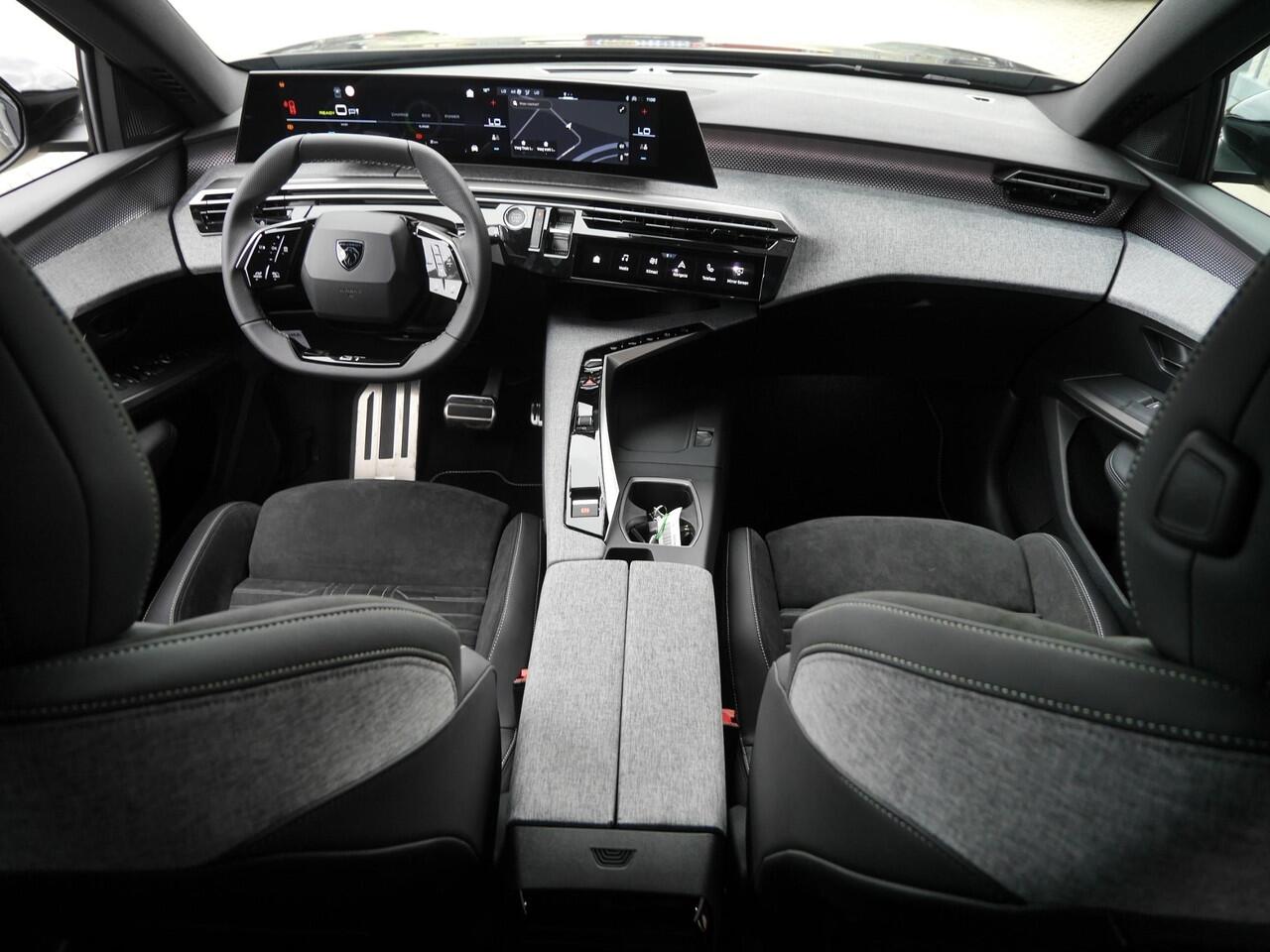 Peugeot 5008 e-5008 GT Avantage 73 kWh | Nieuwe auto | Rondom camera | Adaptive cruise control | Lichtmetalen velgen | Alcantara bekleding | 7 zits | Led | Keyless entry en start