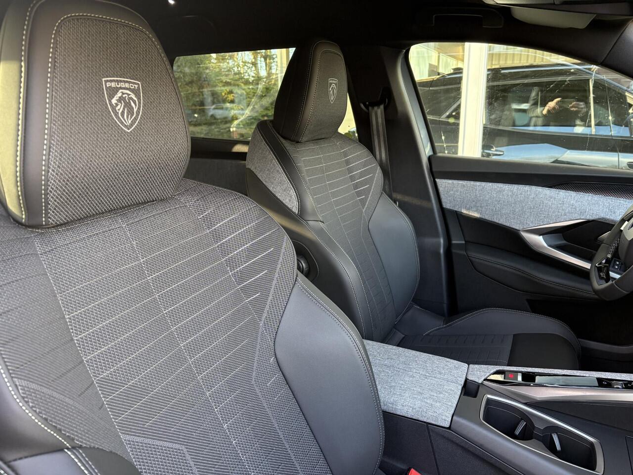 Peugeot 5008 1.2 Hybrid 145 GT | 7 Persoons | Adaptieve Cruise Control | Elektr. achterklep | Stoel- & stuurverwarming | Achteruitrijcamera | Navigatie
