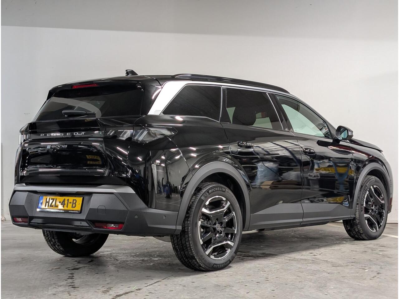 Peugeot 5008 e-5008 Allure Avantage 73kWh 210pk | 360° CAMERA | ADAPTIVE CRUISE | KEYLESS | I-TOGGELS | 21" DISPLAY |