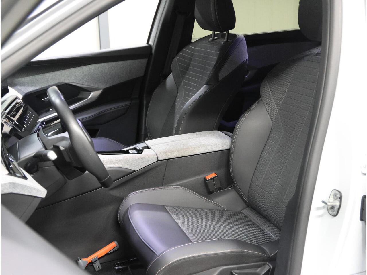 Peugeot 5008 e-5008 Allure Avantage 73 kWh 210PK | 1ste eigenaar | ACCURAPPORT | AUTOMAAT | AppleCarPlay/AndroidAuto | Adaptive Cruise Control | 360'Camera | Navigatie | Virt.Cockpit | Keyless | Isofix | Privacy Glass | Parkeersensoren |