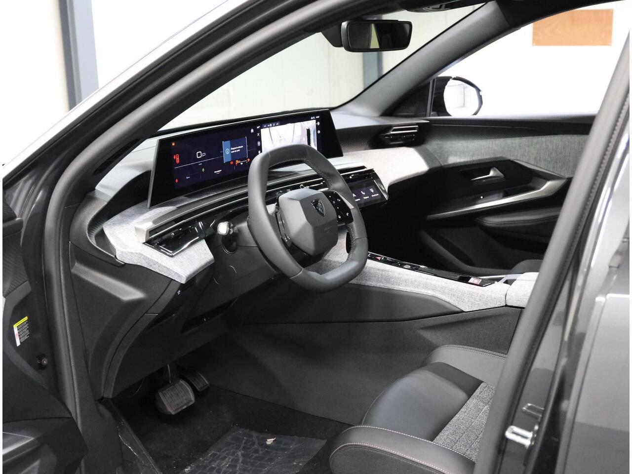 Peugeot 5008 1.2 Hybrid 145PK Allure | 360 Camera | Adaptive CruiseControl | Navigatie | ClimateControl | AppleCarPlay/AndroidAuto |