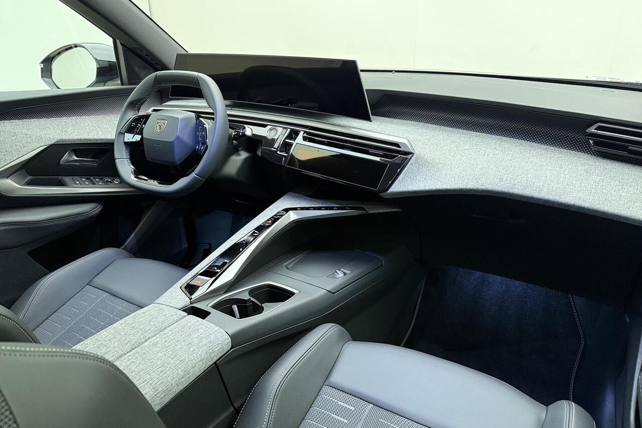 Peugeot 5008 1.2 Hybrid 145 GT | Stoel- & stuurverwarming | Achteruitrijcamera | Elektr. achterklep | Navigatie | Keyless Entry | Adaptieve Cruise Control