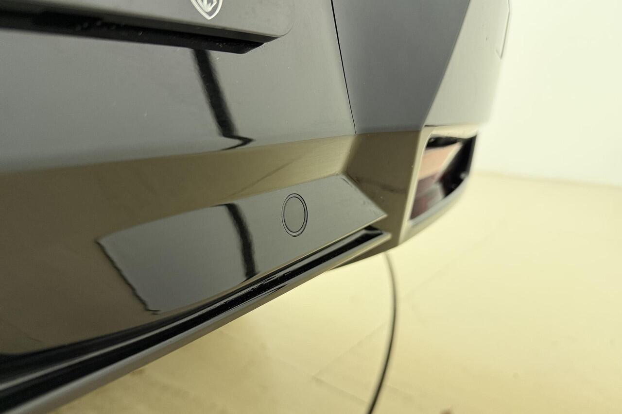 Peugeot 5008 e-5008 GT Avantage 73 kWh 100% Elektrisch | Panoramisch schuifdak Pack | 360 vision & Drive Assist Plus Pack (GT) | Warmtepomp | Mistral Executive Interior (GT) | Demo