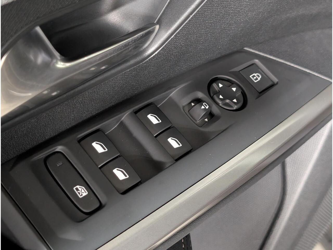 Peugeot 5008 e-5008 Allure Avantage 73kWh 210pk | PANORAMIC i-COCKPIT® | 360° CAMERA | ADAPTIVE CRUISE | KEYLESS | I-TOGGELS | 21" DISPLAY |