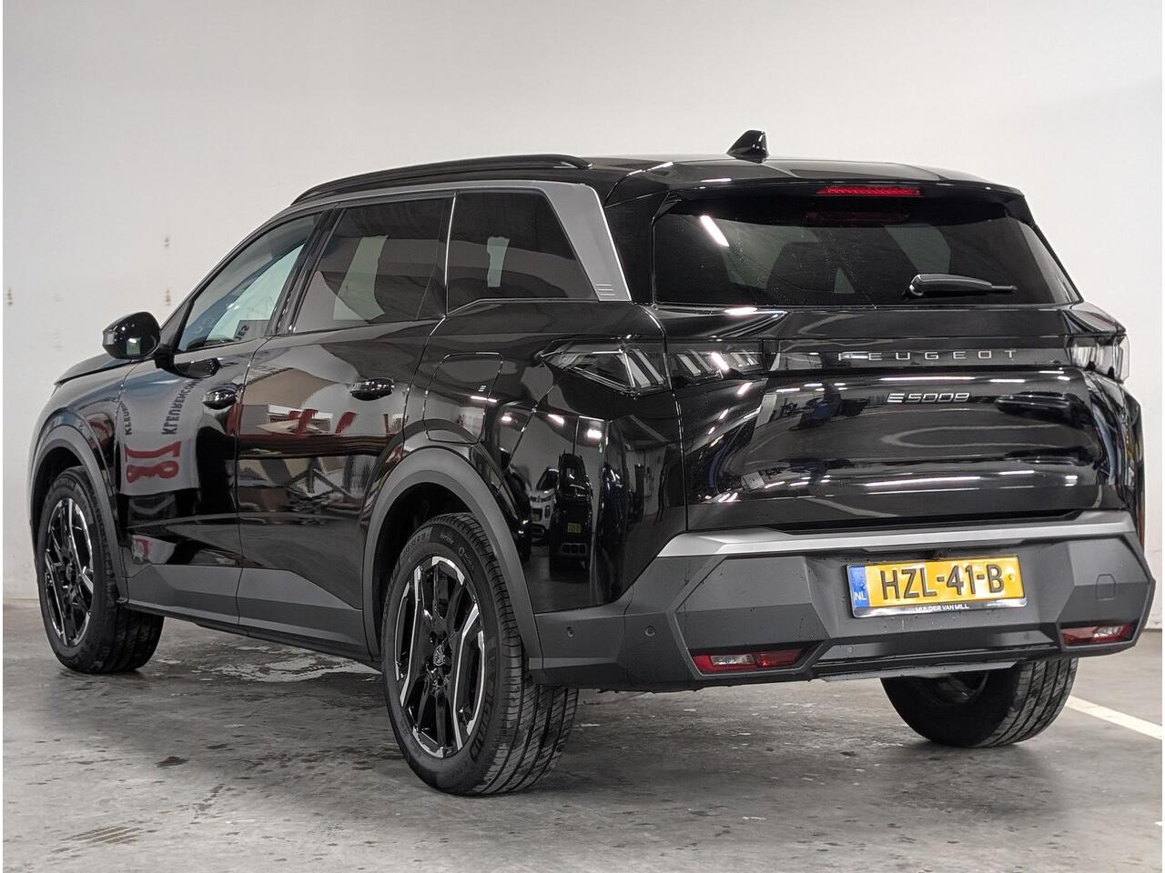 Peugeot 5008 e-5008 Allure Avantage 73kWh 210pk | PANORAMIC i-COCKPIT® | 360° CAMERA | ADAPTIVE CRUISE | KEYLESS | I-TOGGELS | 21" DISPLAY |