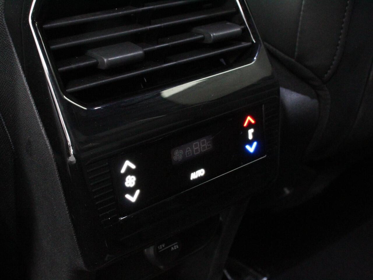 Peugeot 5008 1.2 Hybrid 145pk Automaat Allure 7p | Navigatie | Apple Carplay/Android Auto | Camera | Climate control | Dab | Led | Keyless start | Lichtmetalen Velgen | Parkeer sensoren