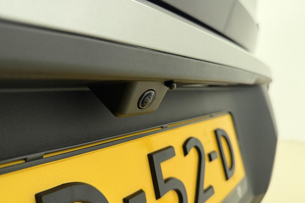 Peugeot 5008 1.6 Plug-in Hybrid GT 195 PK | Automaat | Lederen bekleding | Panoramisch schuifdak Pack | Mistral Executive Interior (GT) | 360 vision & Drive Assist Plus Pack (GT) | Demo