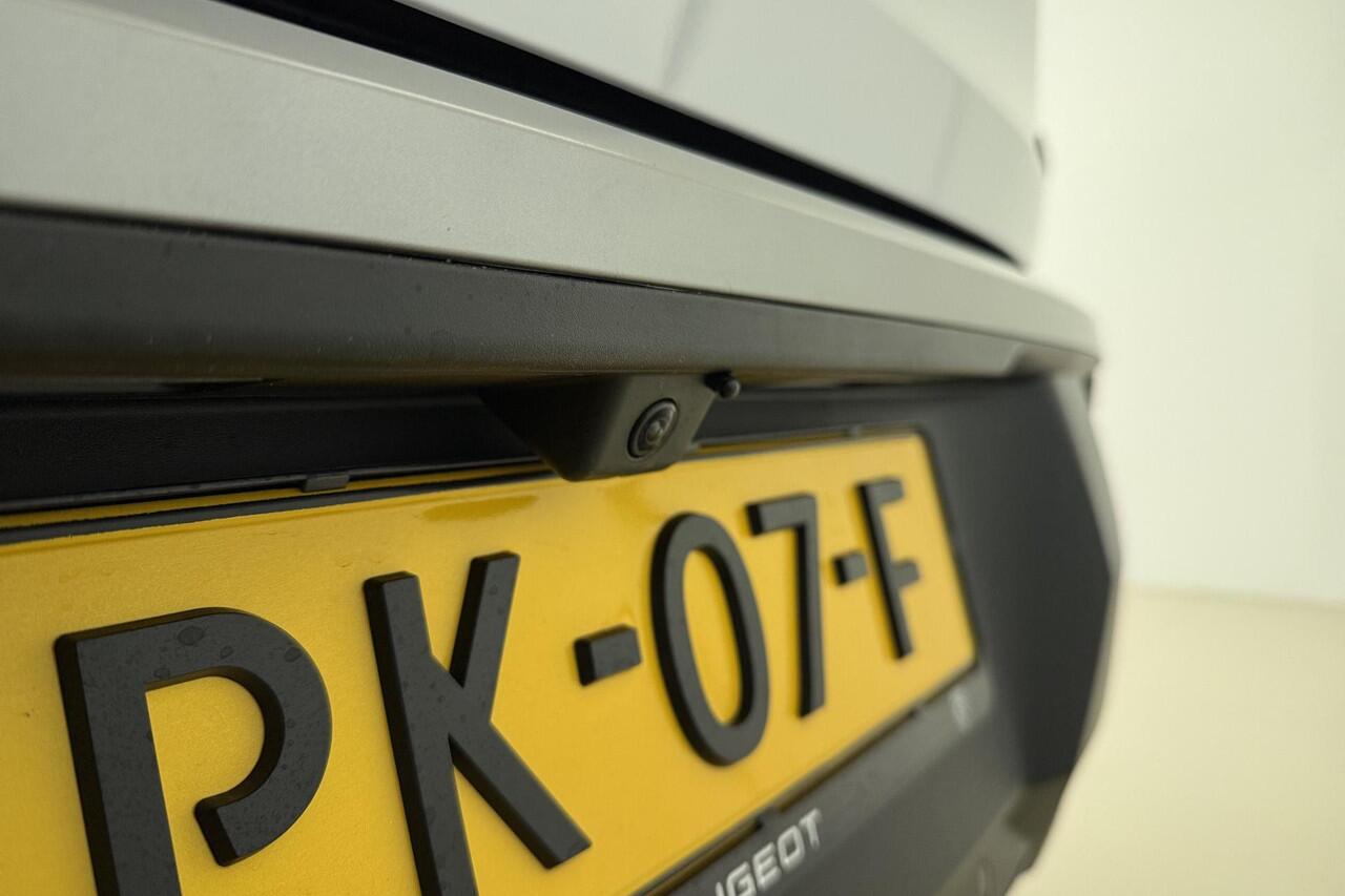 Peugeot 5008 1.2 Hybrid 145 GT | 7-Persoons | Adaptieve Cruise Control | Achteruitrijcamera | Keyless Entry & Start | Stoel- & stuurverwarming | Matrix LED | Elektrische achterklep