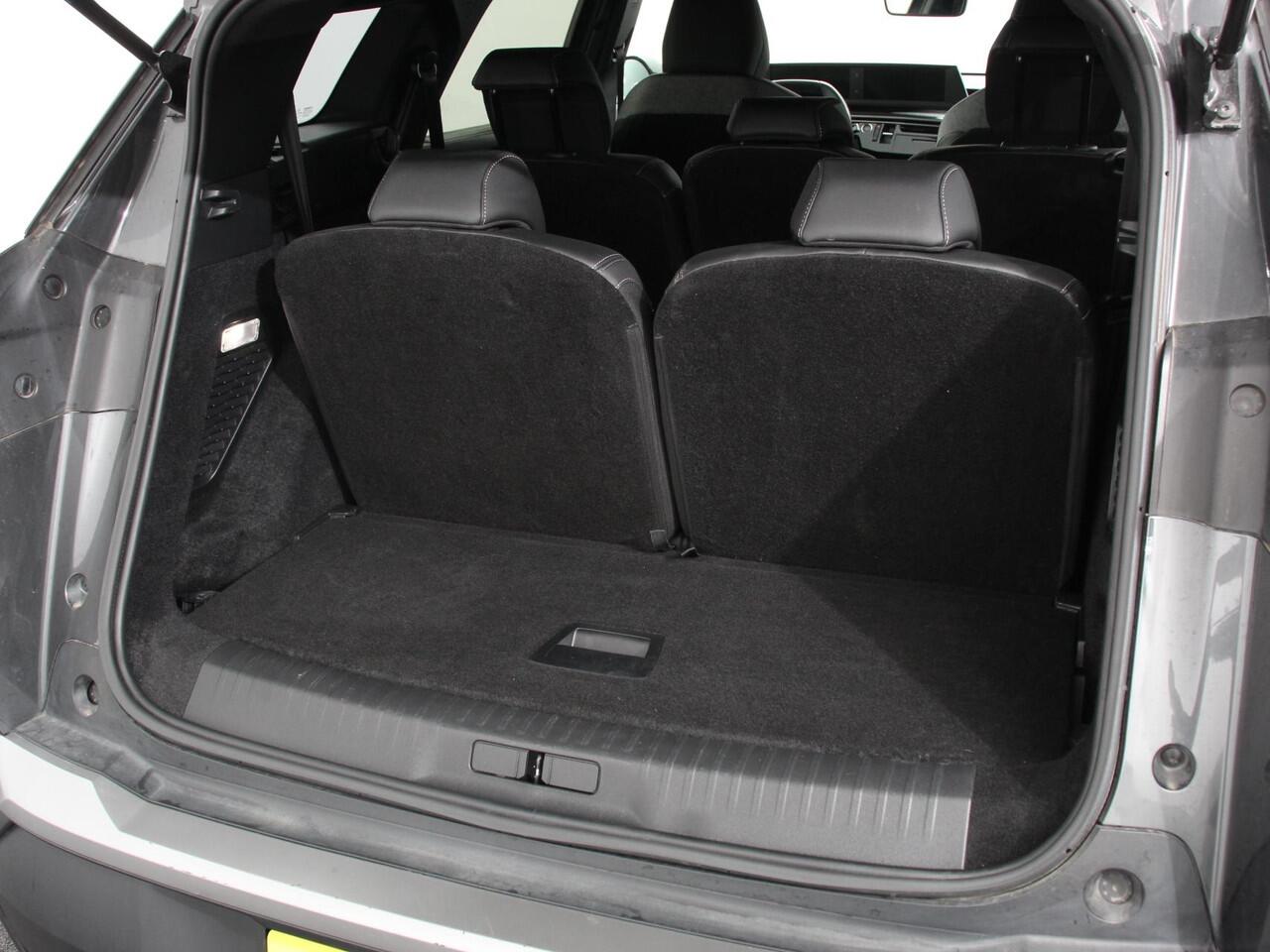 Peugeot 5008 1.2 Hybrid 136pk Allure Automaat | Navigatie | Cruise control | Climate control | LED | Parkeersensoren | Camera | Apple Carplay/ Android Auto | Radio