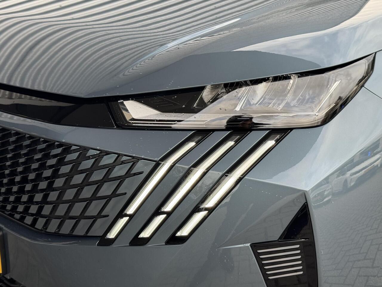 Peugeot 5008 Allure 1.6 HYbrid PHEV 225pk e-DCS7 | PANORAMIC NAVIGATION | 7-ZITS | STOEL- EN STUURVERW. | KEYLESS | ISOFIX | ADAPTIVE CRUISE |