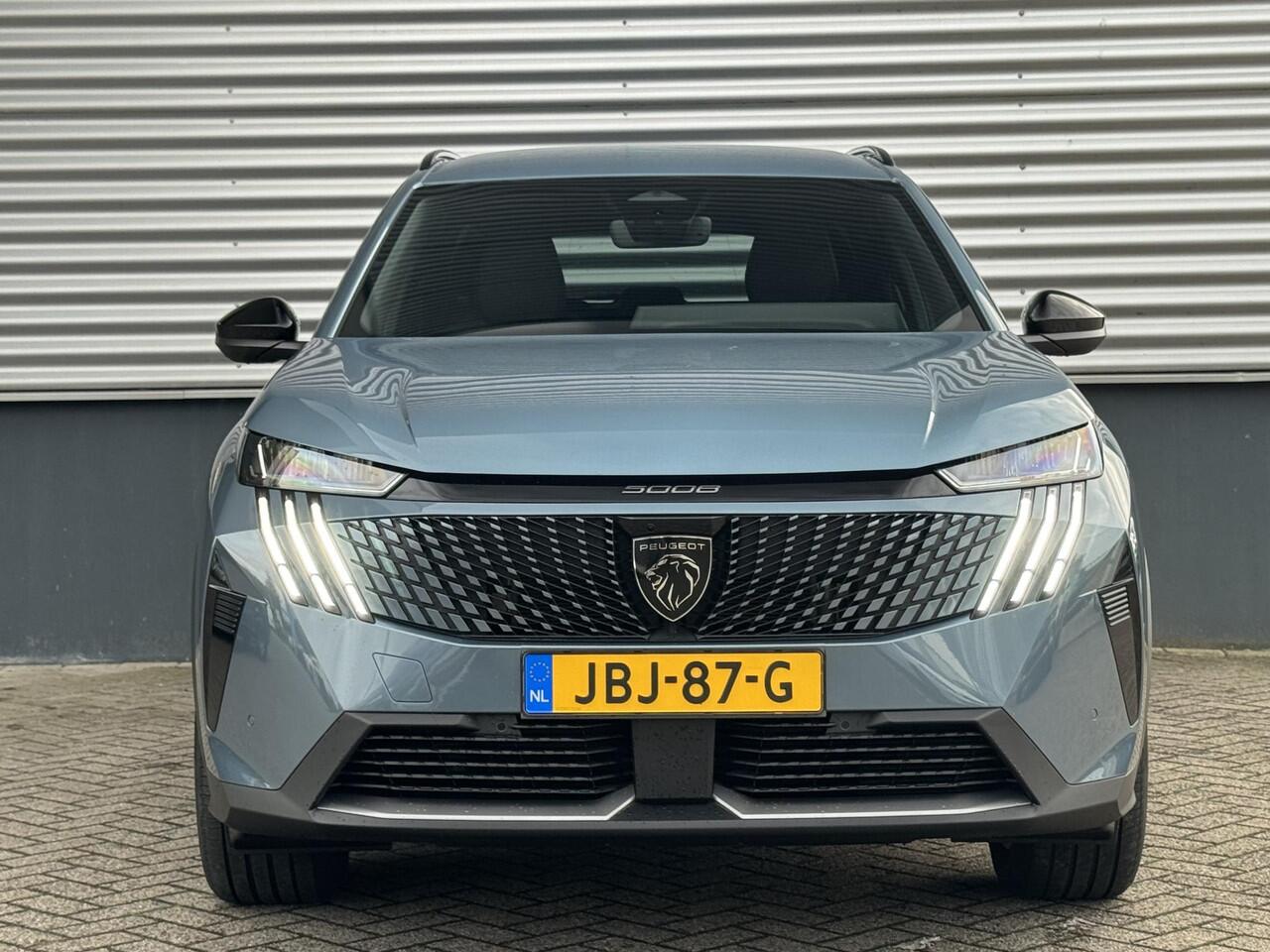 Peugeot 5008 Allure 1.6 HYbrid PHEV 225pk e-DCS7 | PANORAMIC NAVIGATION | 7-ZITS | STOEL- EN STUURVERW. | KEYLESS | ISOFIX | ADAPTIVE CRUISE |