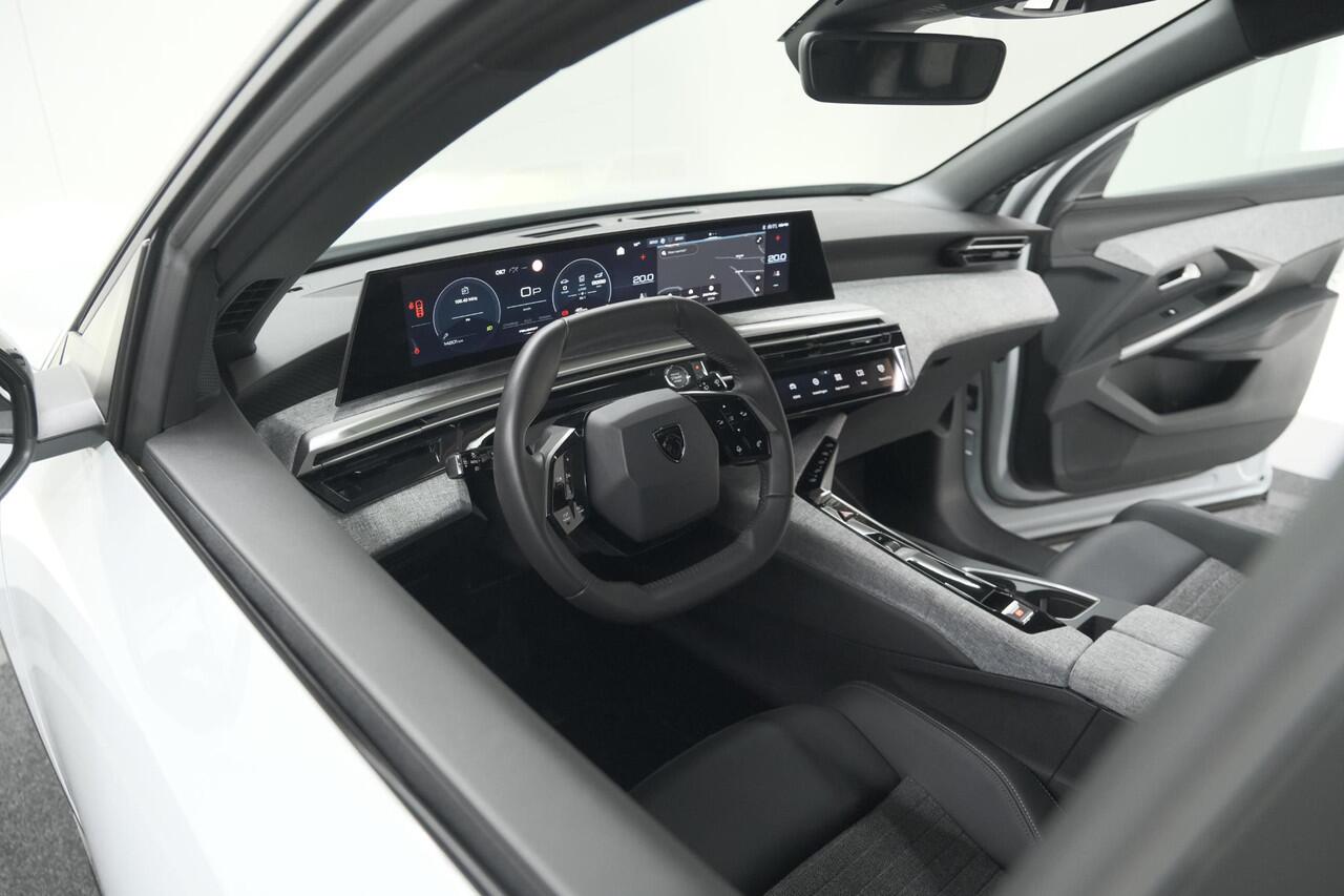 Peugeot 5008 Hybrid 136 e-DCS6 Allure | 7 Zitplaatsen | Camera | Stoelverwarming | Panoramic Navigation pack