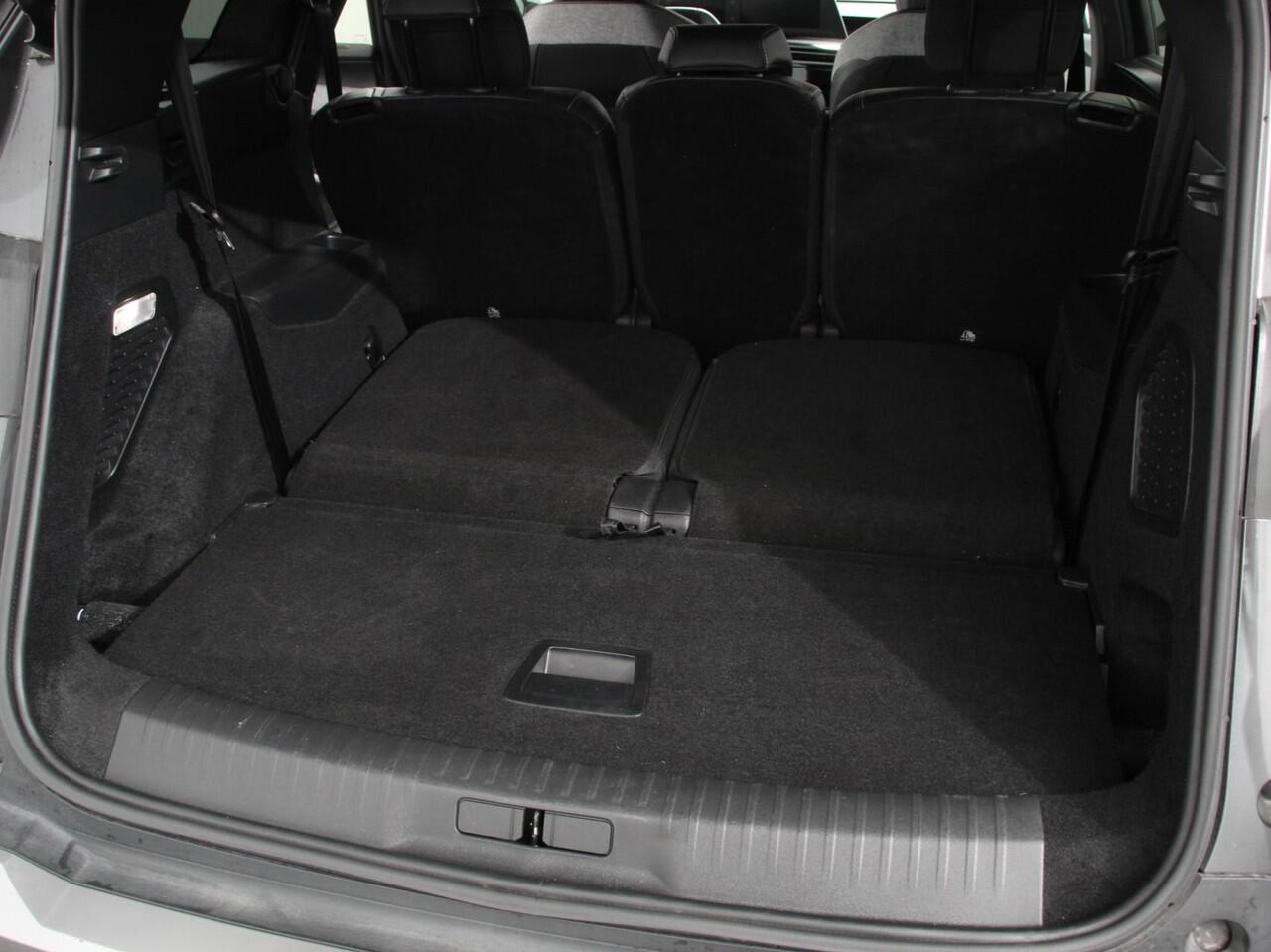 Peugeot 5008 1.2 Hybrid 145pk Automaat Allure 7p | Navigatie | Apple Carplay/Android Auto | Camera | Climate control | Dab | Led | Keyless start | Lichtmetalen Velgen | Parkeer sensoren