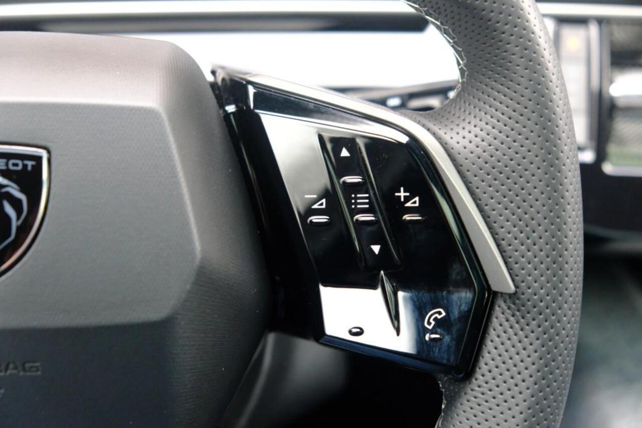 Peugeot 5008 1.2 Hybrid 145pk e-DCS6 GT 7 Persoons | Navi | App Connect | Adaptive Cruise | Panoramadak | Camera | Keyless | Stoelverwarming | Elektrische Achterklep | PDC