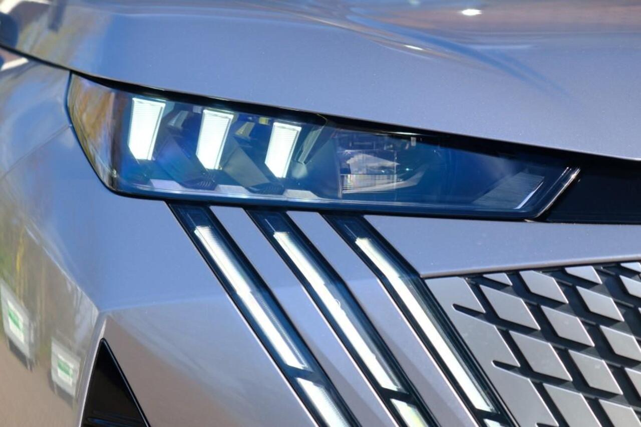 Peugeot 5008 1.2 Hybrid 145pk e-DCS6 GT 7 Persoons | Navi | App Connect | Adaptive Cruise | Panoramadak | Camera | Keyless | Stoelverwarming | Elektrische Achterklep | PDC