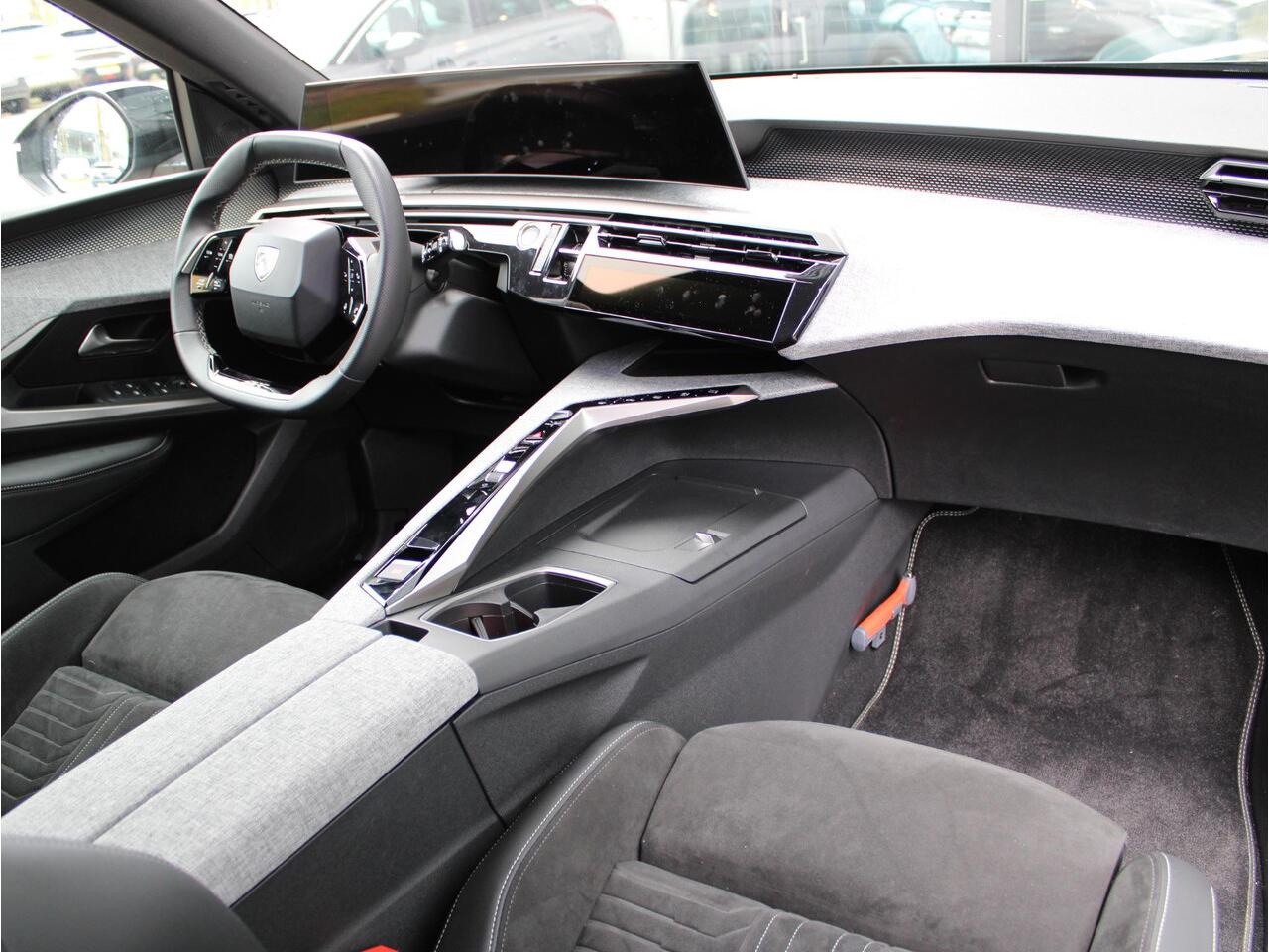 Peugeot 5008 e-5008 GT Avantage 73 kWh | Navi / Camera / Climate