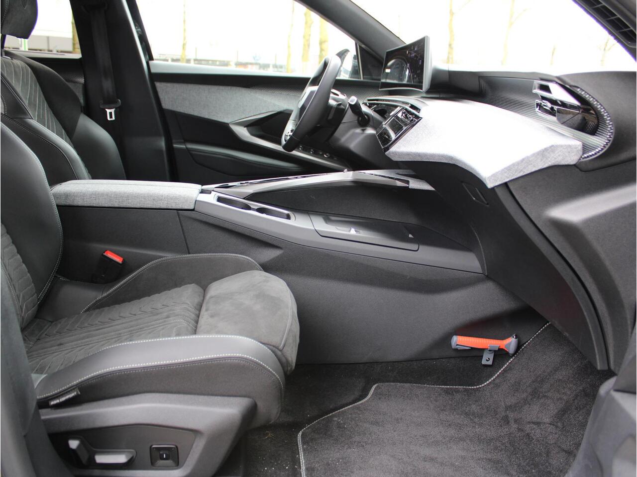 Peugeot 5008 e-5008 GT Avantage 73 kWh | Navi / Camera / Climate