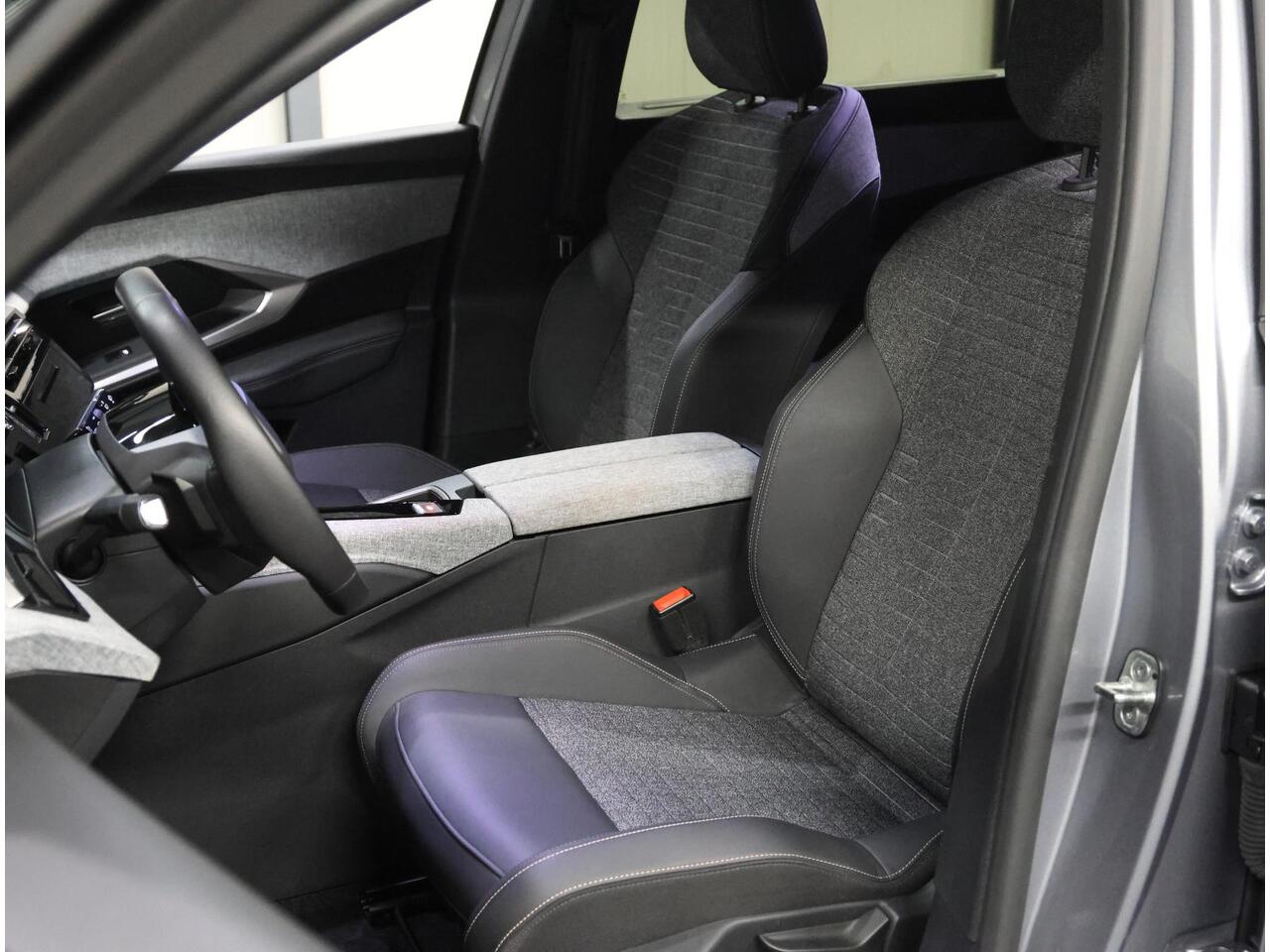 Peugeot 5008 1.2 Hybrid 145PK Allure | 1ste eigenaar | Camera | AppleCarPlay/AndroidAuto | Cruise Control | Climate Control | Camera | 7 PERSOONS! | Navigatie | Isofix | Parkeersensoren | FULL LED | Privacy Glass |