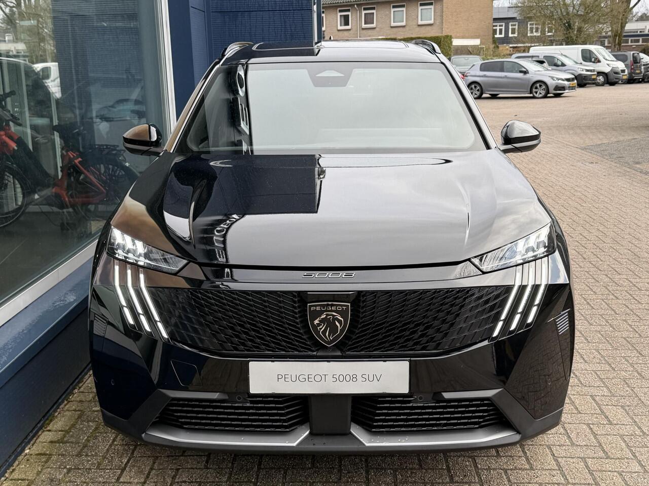 Peugeot 5008 1.2 Hybrid 145 PK GT Automaat | Elektrische Kofferklep | Panorama Schuif-/Kanteldak | 7-Zits | Navigatie | Parkeercamera | Keyless Entry | Parkeersensoren V+A | Full LED Verlichting | Stoel- & Stuurverwarming | 19" Lichtmetalen Velgen |