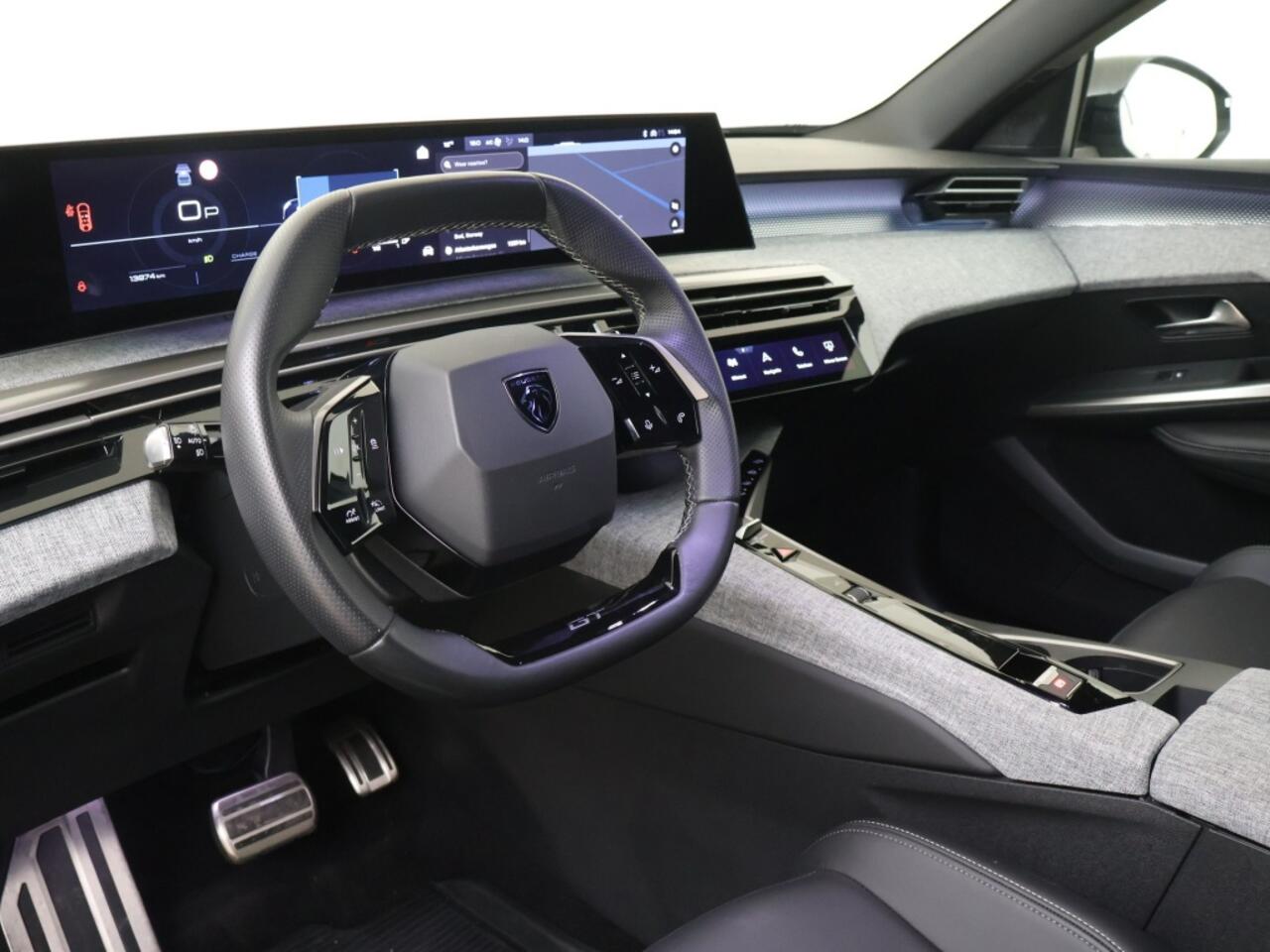 Peugeot 5008 Hybrid 145PK GT Automaat 7-Persoons Navigatie Carplay Winterpack