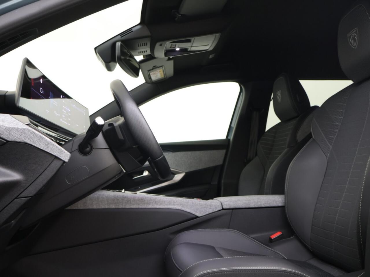 Peugeot 5008 Hybrid 145PK GT Automaat 7-Persoons Navigatie Carplay Winterpack