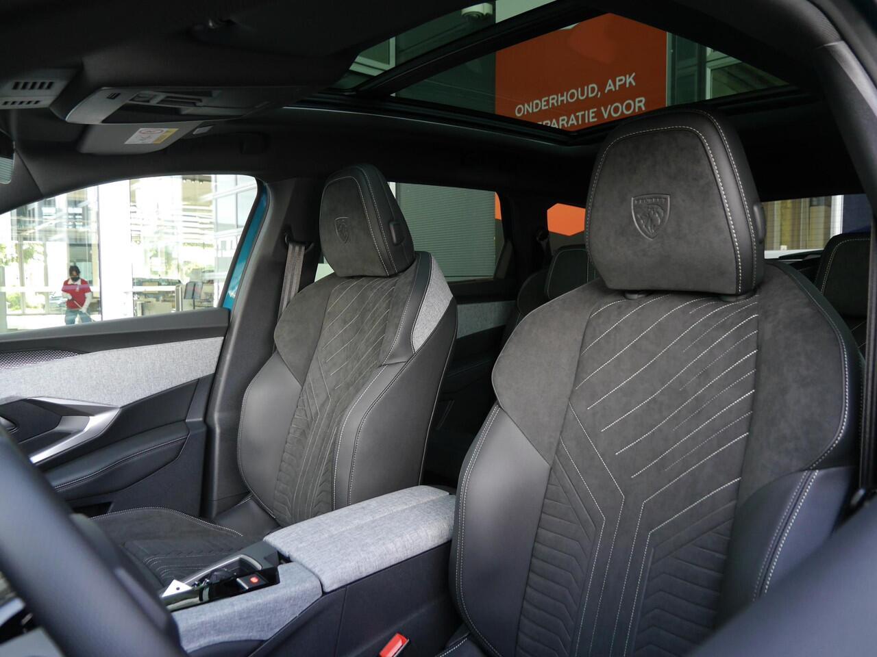 Peugeot 5008 1.2 Hybrid 136 GT | Nieuwe auto | Panorama dak | Alcantara bekleding | Camera rondom | Stoelverwarming voor en achter | Elektrisch verstelbare voorstoelen | Dodehoek detectie