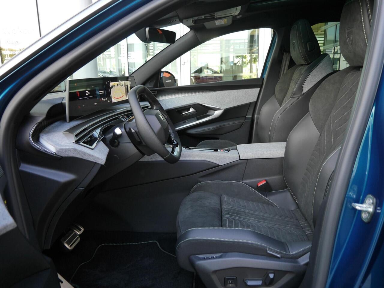 Peugeot 5008 1.2 Hybrid 136 GT | Nieuwe auto | Panorama dak | Alcantara bekleding | Camera rondom | Stoelverwarming voor en achter | Elektrisch verstelbare voorstoelen | Dodehoek detectie