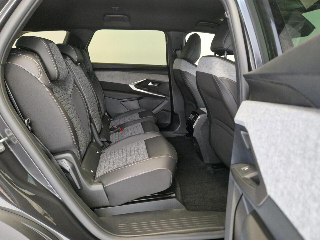 Peugeot 5008 1.6 Plug-in Hybrid 195 Allure 7,4 kW | Seat Pack | Panoramic Navigation Pack | 360 Vision & Drive Assist Pack