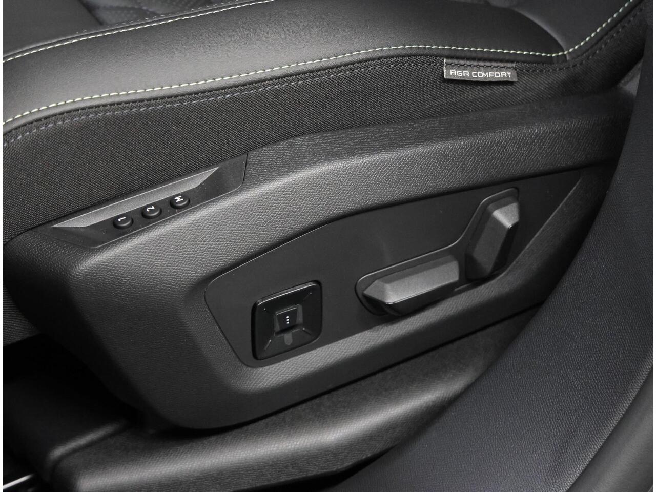 Peugeot 5008 e-5008 GT Exclusive 73 kWh | Lederen interieur | Warmtepomp | Geventileerde voorstoelen