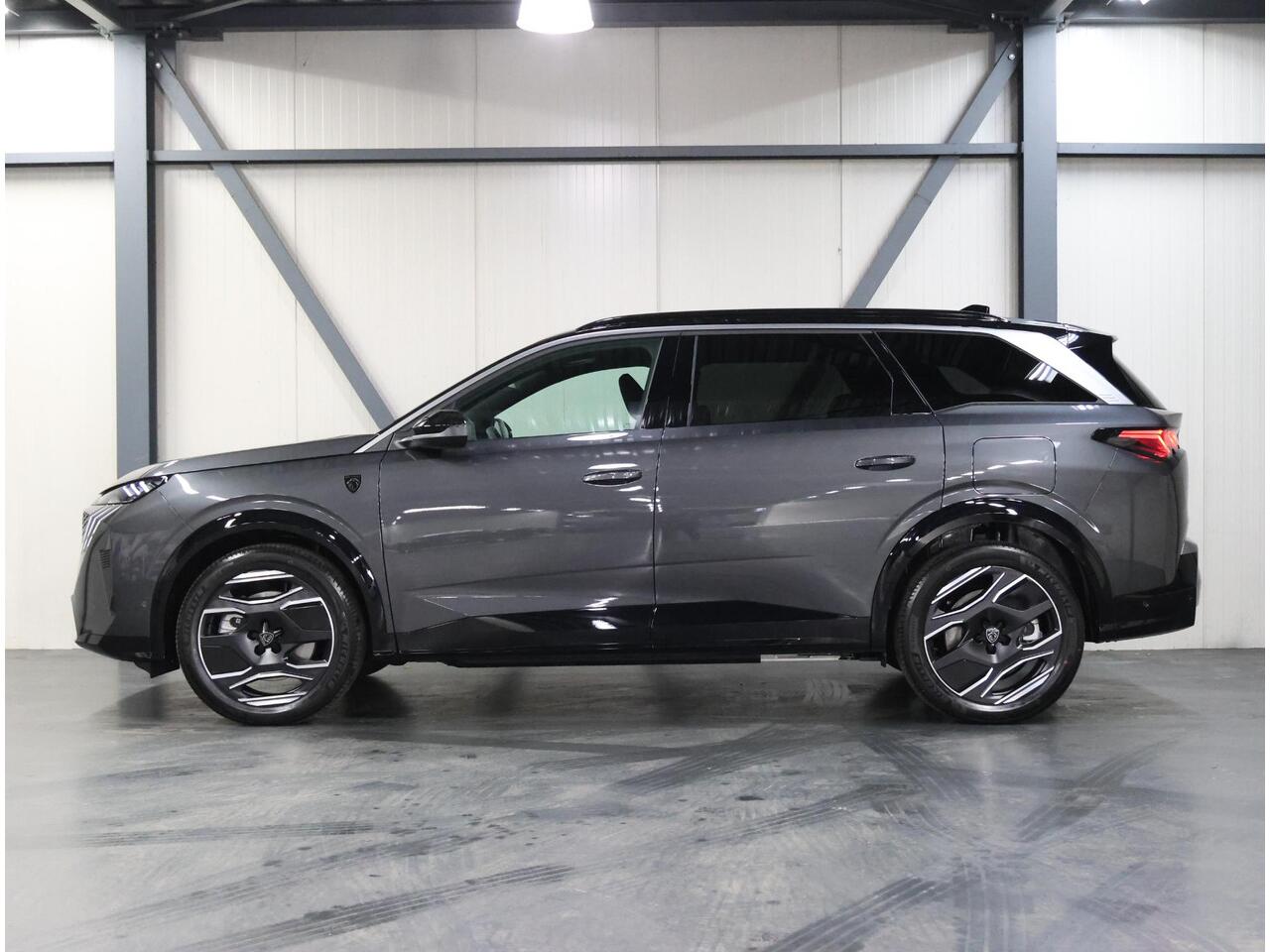 Peugeot 5008 e-5008 GT Exclusive 73 kWh | Lederen interieur | Warmtepomp | Geventileerde voorstoelen
