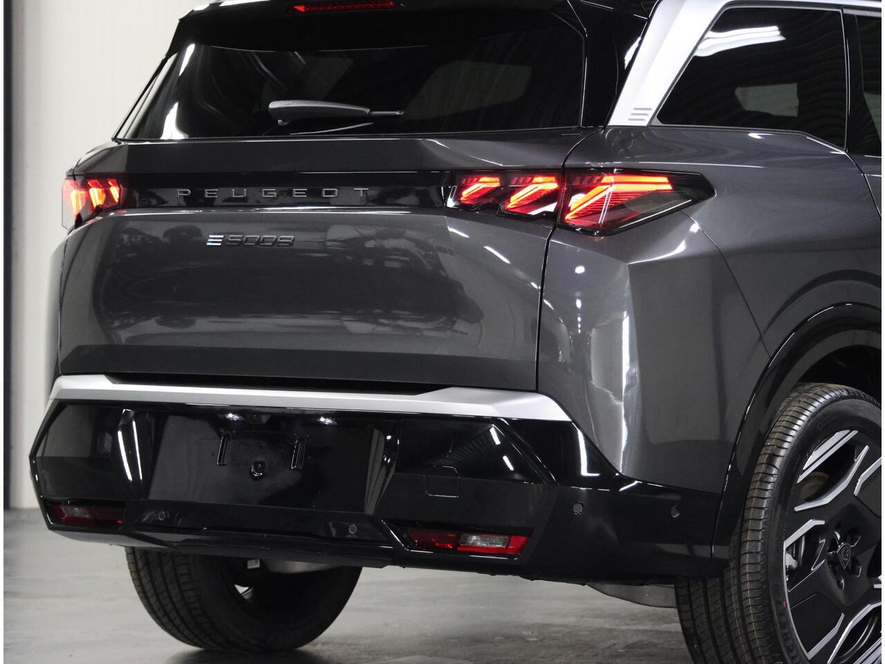 Peugeot 5008 e-5008 GT Exclusive 73 kWh | Lederen interieur | Warmtepomp | Geventileerde voorstoelen