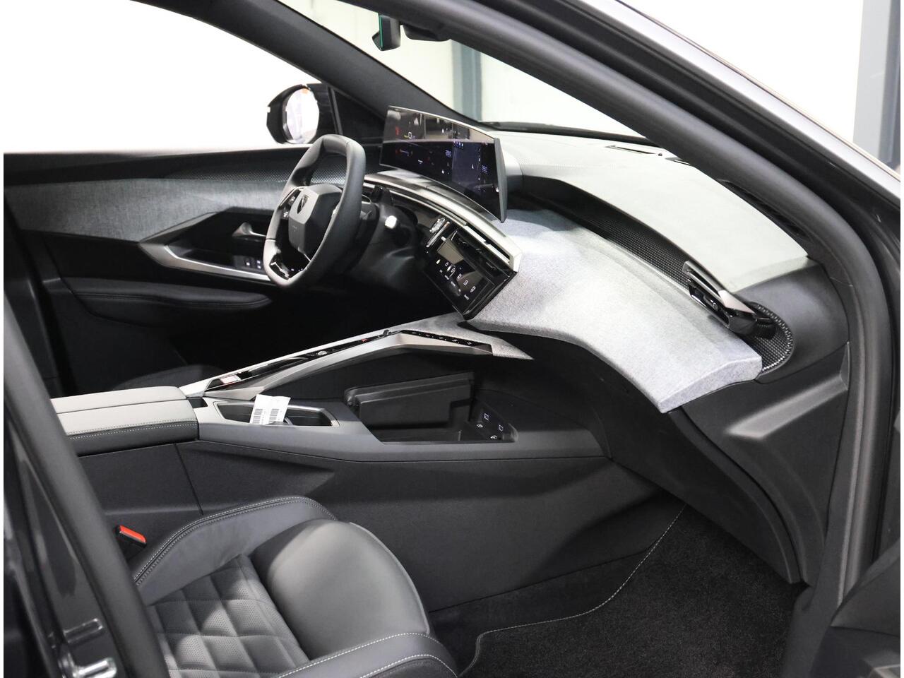 Peugeot 5008 e-5008 GT Exclusive 73 kWh | Lederen interieur | Warmtepomp | Geventileerde voorstoelen