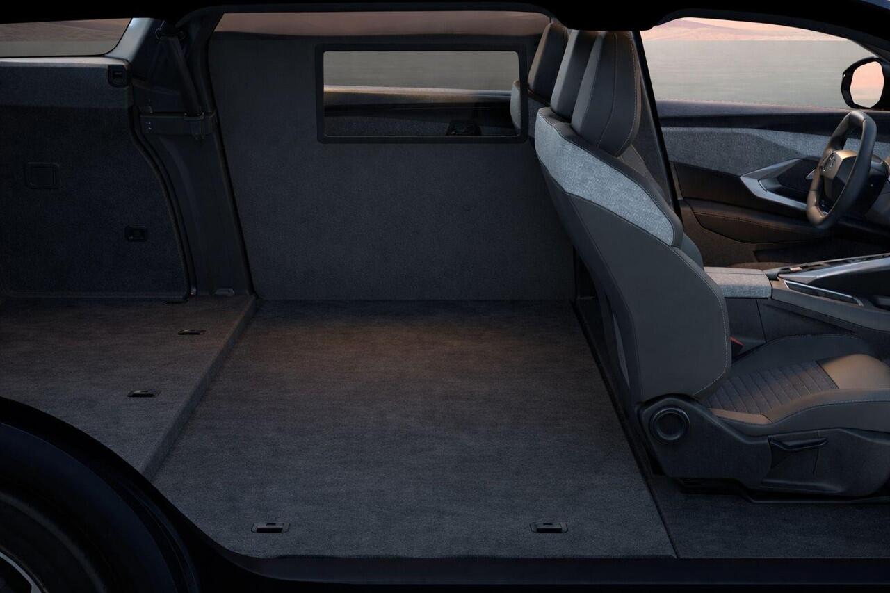 Peugeot 5008 e-5008 Allure 73 kWh | Grijs kenteken | Prijs excl. BTW | WLTP tot 503km | 160kW snelladen | 1000kg trekvermogen