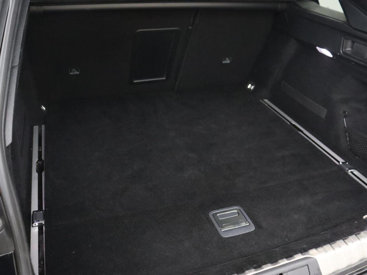 Peugeot 508 1.6 HYbrid Allure | Adaptive cruise | Half leder | Camera | Carplay | Full LED | Navigatie | Climate control | Parkeerhulp | PHEV | Plug In